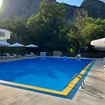 Mpoufidis Rock House Meteora Otel