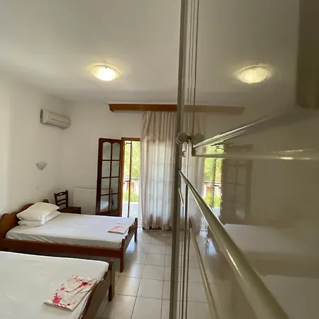 Mpoufidis Rock House Meteora *