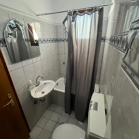 Mpoufidis Rock House Meteora * カランバカ