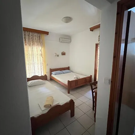 Mpoufidis Rock House Meteora * カランバカ