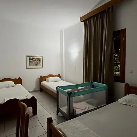 Mpoufidis Rock House Meteora カランバカ