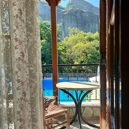 Mpoufidis Rock House Meteora * カランバカ