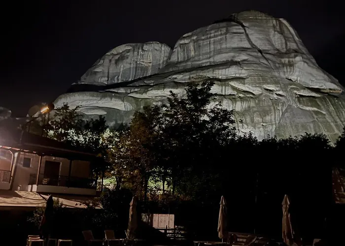 Mpoufidis Rock House Meteora